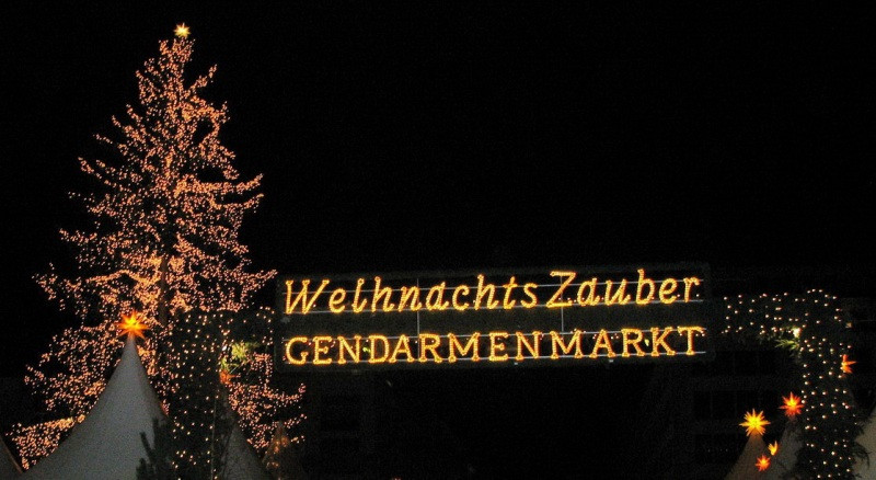 Weihnachtsmarkt at the Gendarmenmarkt  - Foto: Wikimedia Common, Author: Bgabel