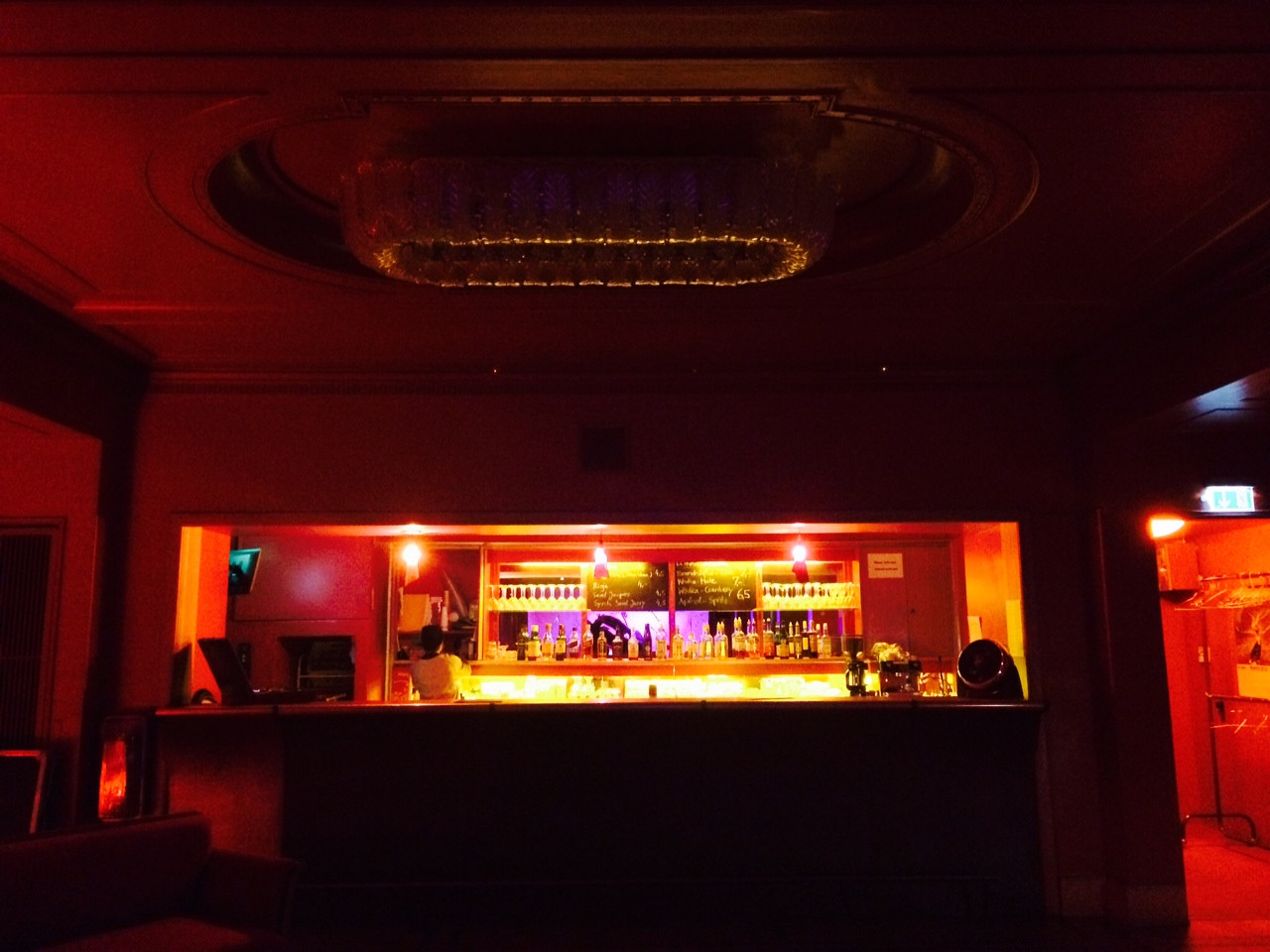 bar roter salon berlin concert house