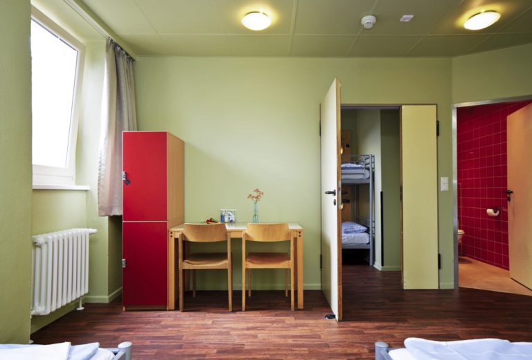 Vierbettzimmer mit Bad Amstel House Hostel Berlin